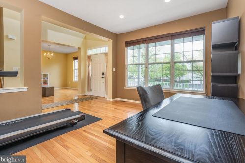 10 Jockey Ln, Flemington, NJ 08822-3439