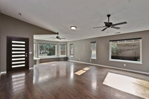 321 La Loma Ave, Modesto CA  95354-1329 exterior