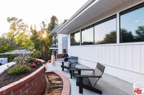 11311 Canton Dr, North Hollywood, CA 91604-4157