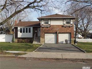 1429 Blue Spruce Ln, North Wantagh, NY 11793-2526