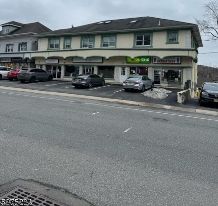 581 High Mountain Rd, Paterson, NJ 07508-2655