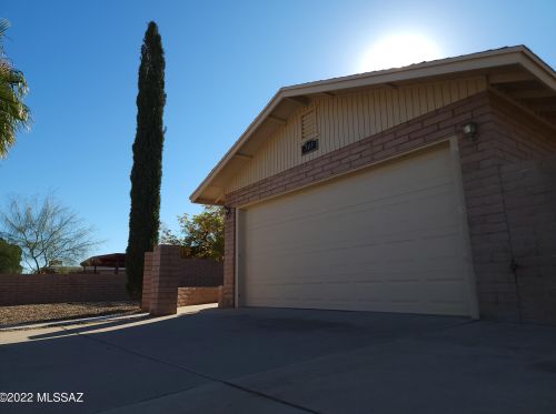 745 Harlan St, Tucson, AZ 85756-6567