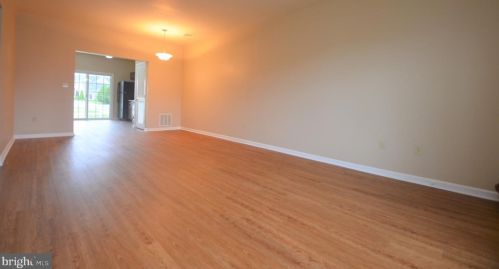 239 Huntington Ln, Easton, PA 18040-8484