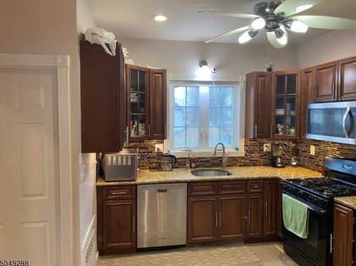 511 Seaton Ave, Roselle Park, NJ 07204-1519