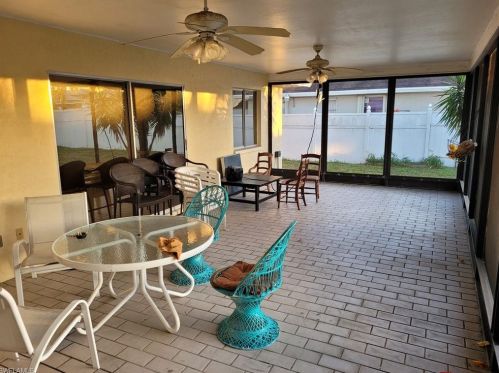 10 20th Ct, Cape Coral, FL 33909-2881