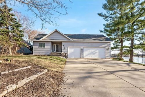 533 1st St, New Johannesburg, WI 54017-2053