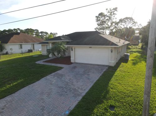 1697 Chicory Ter, Fort Pierce FL  34953-1058 exterior