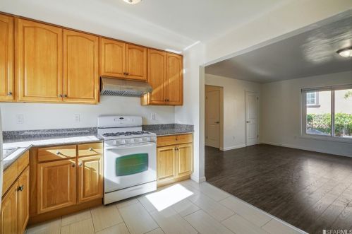 9637 D St, Oakland CA 94603-2437 exterior