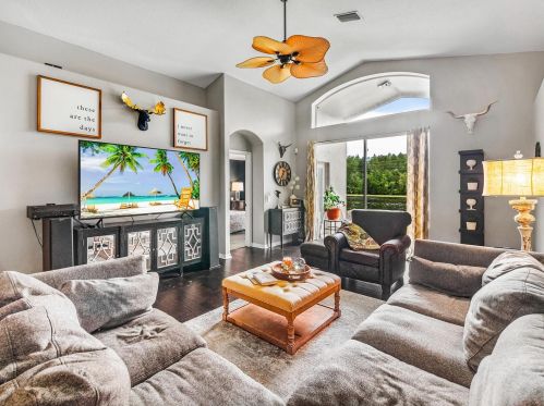 19018 Fishermans Bend Dr, Lutz FL  33558-9753 exterior