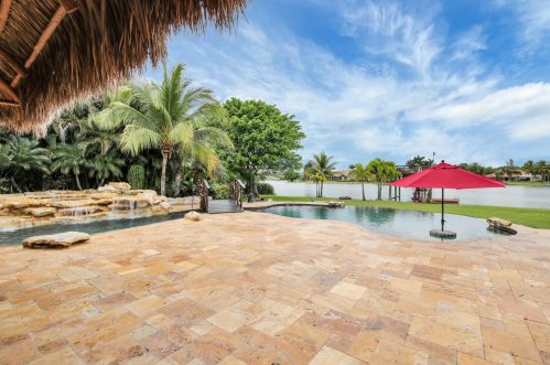 8813 Wendy Ln, West Palm Beach, FL 33411-6522