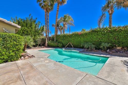 47850 Via Nice, La Quinta CA  92253-2159 exterior