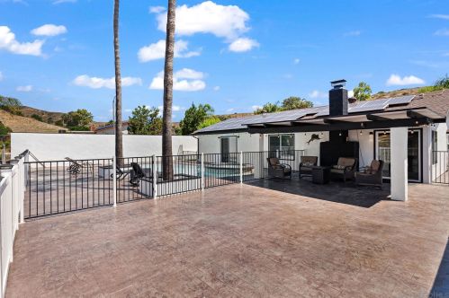 9958 Halberns Blvd, Santee CA  92071-1438 exterior