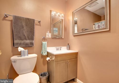 100 Hilldale Rd, Etters PA  17319-9469 exterior