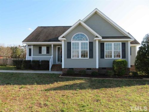 125 Letcher Ln, Lillington, NC 27546-5303