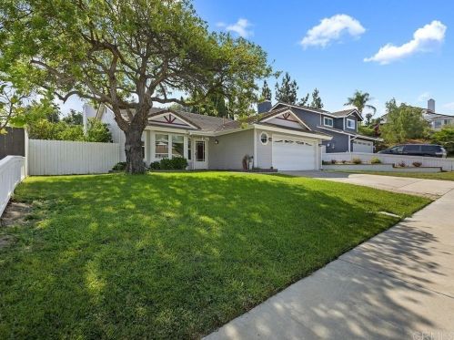 5273 Wohlford St, Oceanside, CA 92056-2364