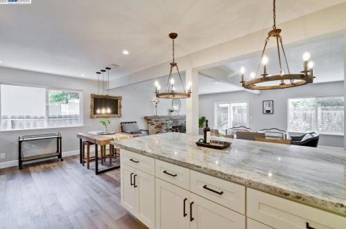 6570 Inglewood Dr, Pleasanton CA  94588-3825 exterior