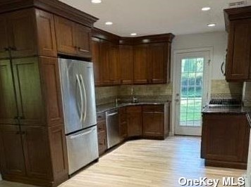 130 Maple Ave, Northport NY  11768-2027 exterior
