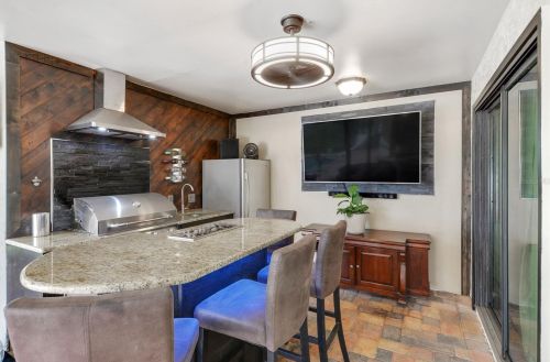 1135 Wisper Run Ct, Lutz FL  33558-5185 exterior