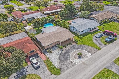 8490 10th St, Hollywood, FL 33024-4939