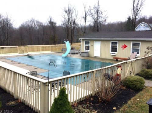 434 Buckhorn Dr, Belvidere NJ  07823-2707 exterior