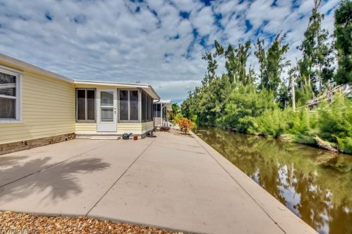 7196 Drum Dr, Saint James City FL  33956-2726 exterior