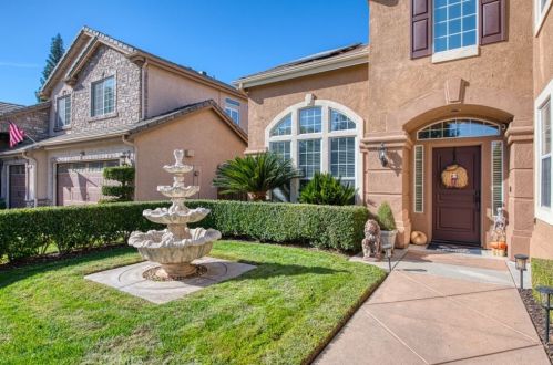 10185 Pierpont Cir, Fresno, CA 93730-4527