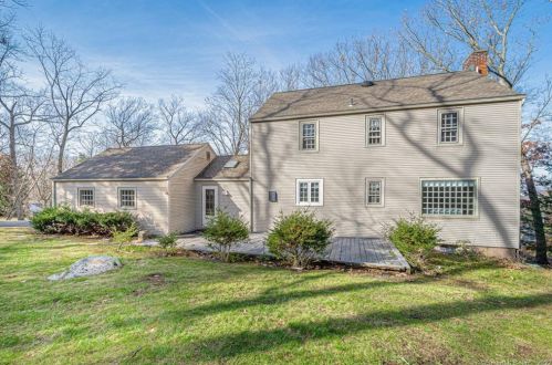 218 Strickland St, Glastonbury, CT 06033-2529