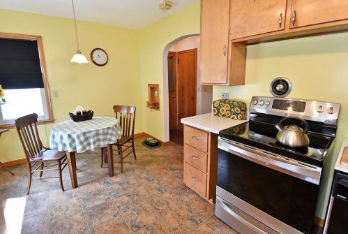903 9th Ave, Faribault, MN 55021-6840