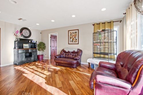8407 Lyndora St, Downey, CA 90242-3836