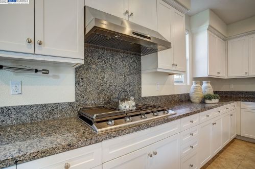 70 Thunder Bay Ct, West Pittsburg CA  94565-7924 exterior