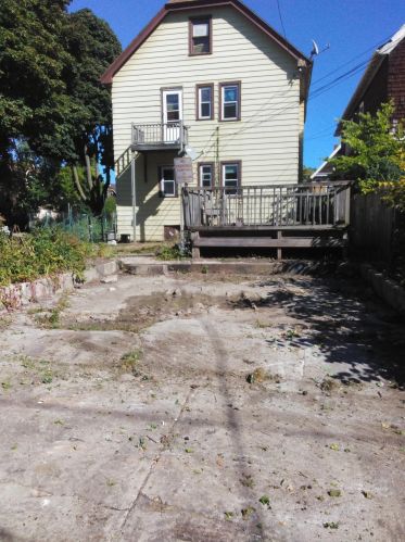 2475 41st St, Milwaukee WI 53210-2933 exterior