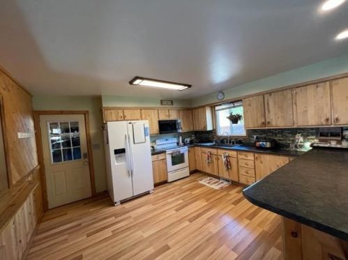 101 3rd St, Niagara, WI 54151-1373