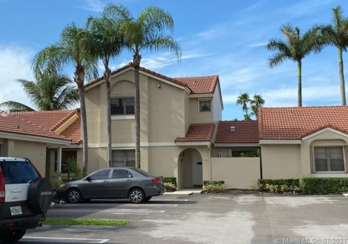 6231 171st St, Hialeah FL  33015-4612 exterior