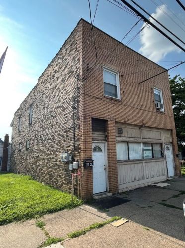 1513 Duss Ave, Ambridge, PA 15003-1929