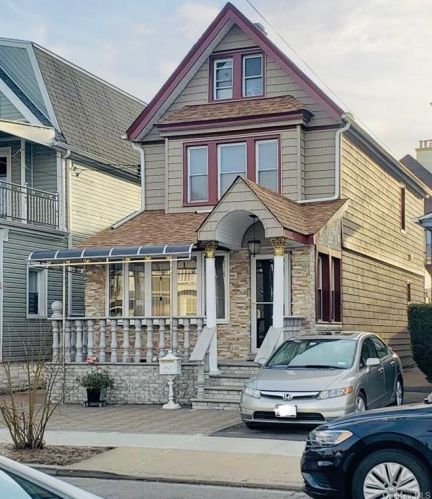 89-14 118th St, Jamaica, NY 11418-2302