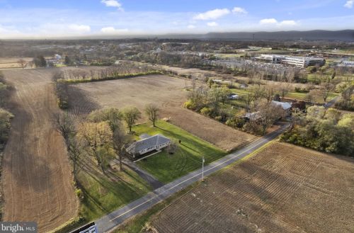 250 Shady Ln, Carlisle PA  17013-1637 exterior