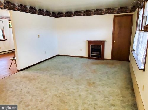 65 Ream Rd, Ephrata PA  17522-9792 exterior