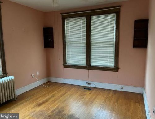 3338 Brothers Pl, Washington, DC 20032-1689