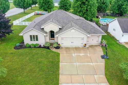 2722 Teresa Dr, Green Bay, WI 54311-5586