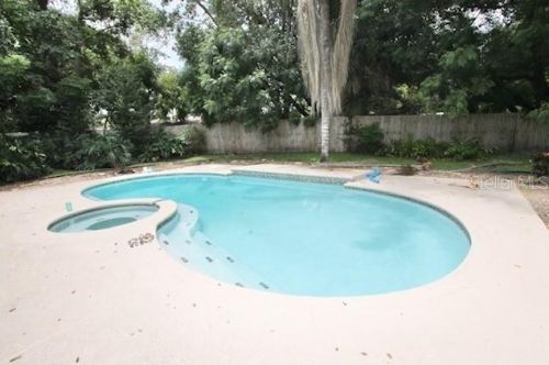 8438 Bay Oak Ct, Orlando FL  32810-1804 exterior
