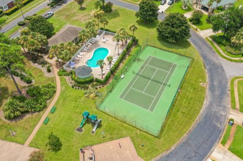 107 Bay Tree Dr, Destin FL  32550-7843 exterior