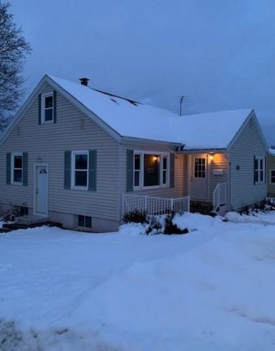 518 Division St, Dodgeville, WI 53533-1514