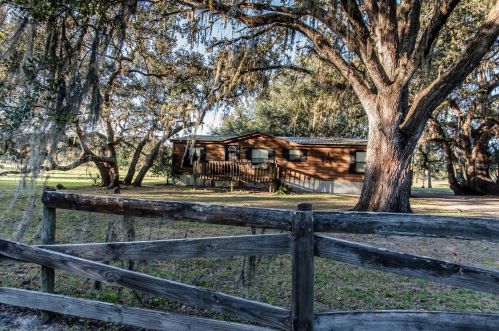415 Bronco Dr, Zolfo Springs, FL 33890-3425