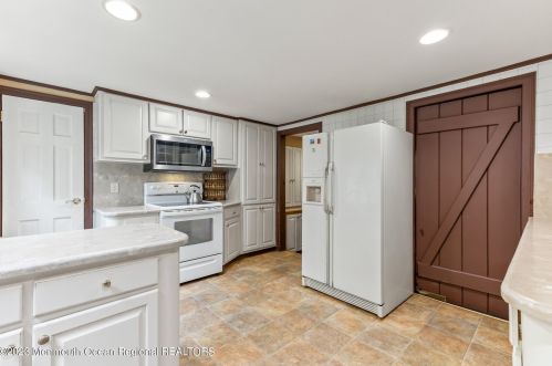 25 Schanck St, East Freehold NJ  07728-1844 exterior