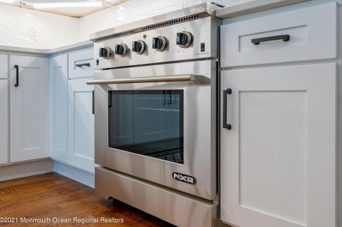 803 Leonardville Rd, Leonardo NJ  07737-1335 exterior