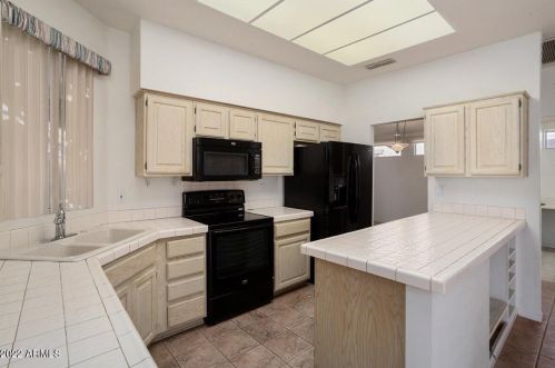 20003 Greenview Dr, Sun City AZ  85375-5580 exterior