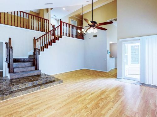 9007 Saddlehorn Dr, Irving TX  75063-4570 exterior