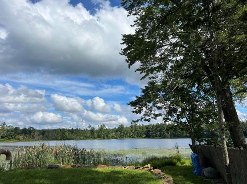 62 Flint Pond Dr, Hollis, NH 03049-6041