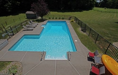 22 Voight Ln, Lafayette NJ  07848-3132 exterior
