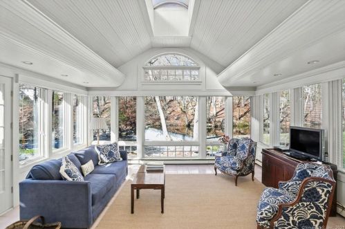 200 Mill Rd, New Canaan CT  06840-4310 exterior